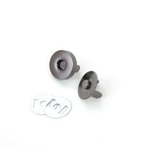 Magnes - zapięcie 18 mm kolor czarny