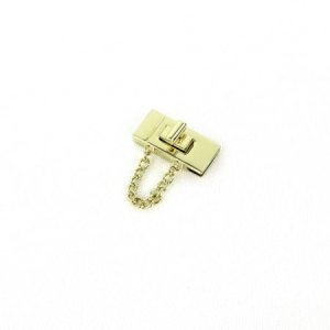Zapięcie obrotowe 19x42mm z łańcuszkiem do torebki kolor złoty